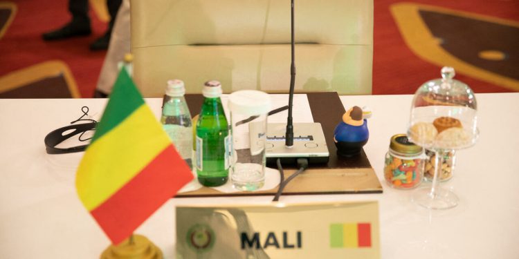 Au Mali, le colonel Abdoulaye Maïga devient Premier ministre par intérim