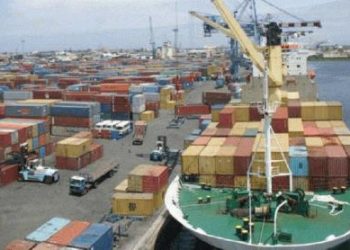 لجنة وزارية عليا توصي بتسريع المصادقة على إعادة هيكلة وتطوير الموانئ