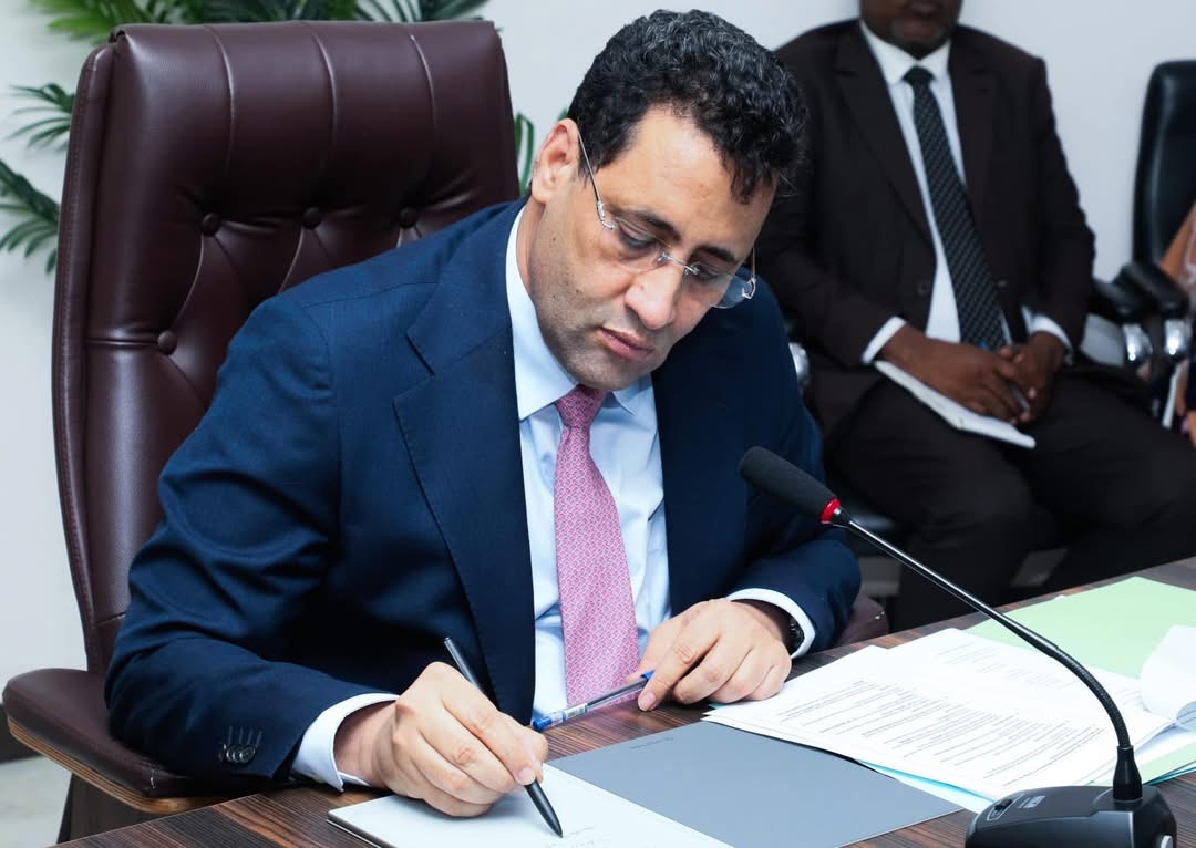 الوزير الأول يترأس اجتماعاً لبحث تموين السوق بالمحروقات ويؤكد: الحكومة ستمنع أي زيادة في الأسعار